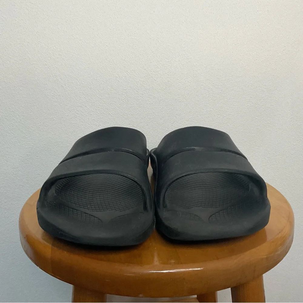 Oofos Black Recovery Slide Sandals Comfort Men's 11 Women's 13 Sports Athlete
